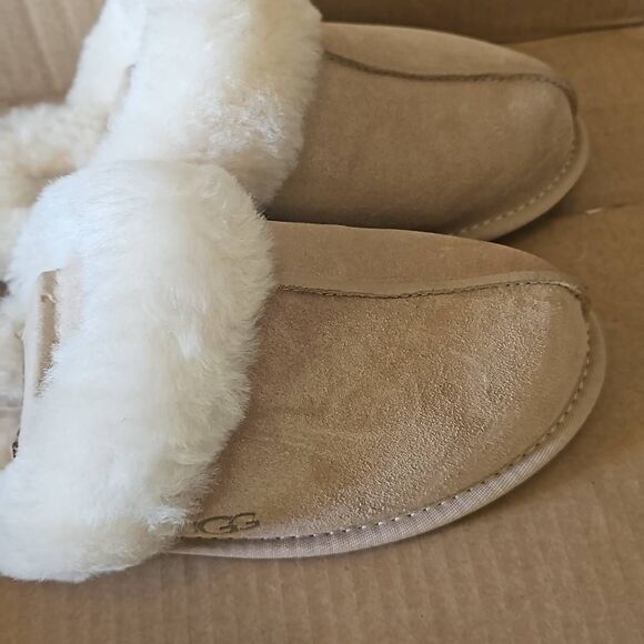 UGG Australia Scuffette II Slipper for Women. Sand size 9 New with original box - Picture 8 of 11